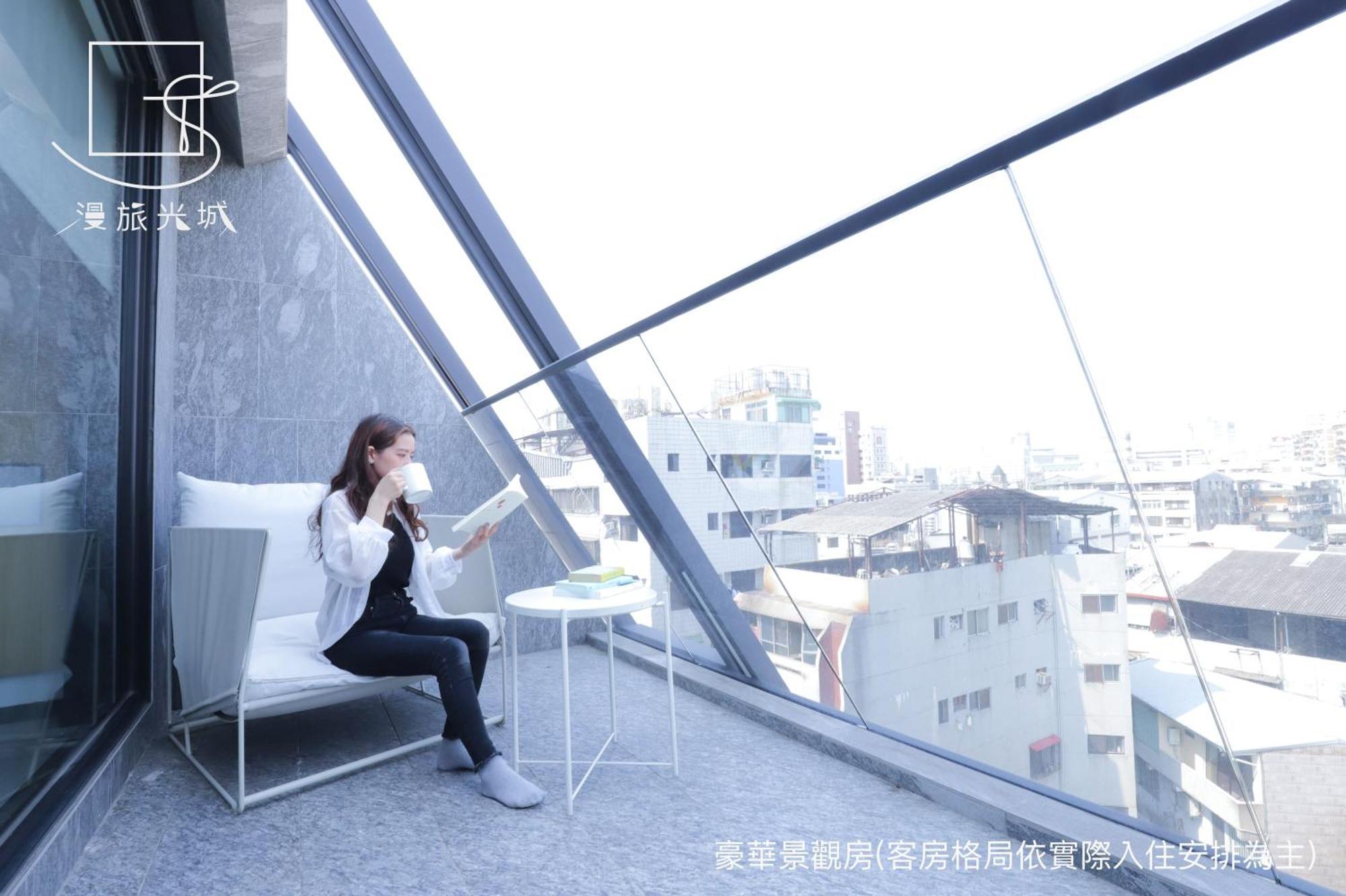 Slow Town Hotel-Glowing Taichung Room photo